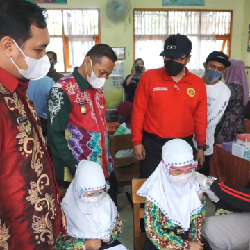 7 (Video) Vaksinasi Anak di SDN 1 Landasan Ulin Timur