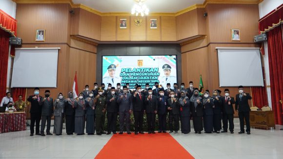 Wali Kota Banjarbaru Melantik Pimpinan Tinggi Pratama Lingkup Pemkot