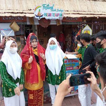BANJARBARU RAIH JUARA I KAMPUNG BANJAR DI FESTIVAL FESTIVAL BUDAYA PASAR TERAPUNG 2021