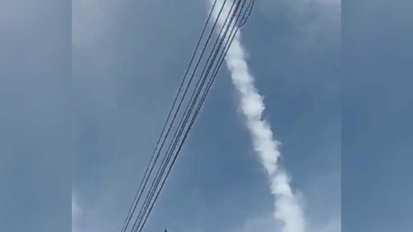 Beredar Informasi Omicron Akibat Karacunan Chemtrail, Berikut Penjelasannya.