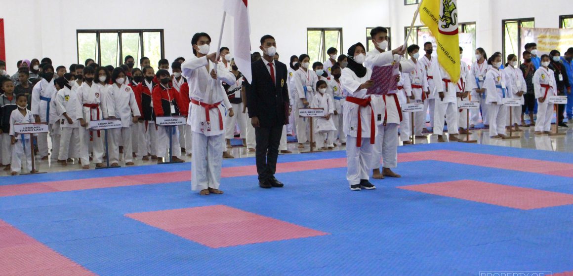 1 Lemkari Adakan Kejuaraan Karate Open