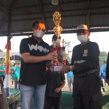 RW.07 Meraih Juara I Ajang Lomba Voli Campuran RT-RW se-Kelurahan Loktabat Utara