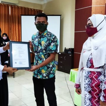UMKM Maju, 28 Sertifikat Hak Merek Diserahkan Wartono