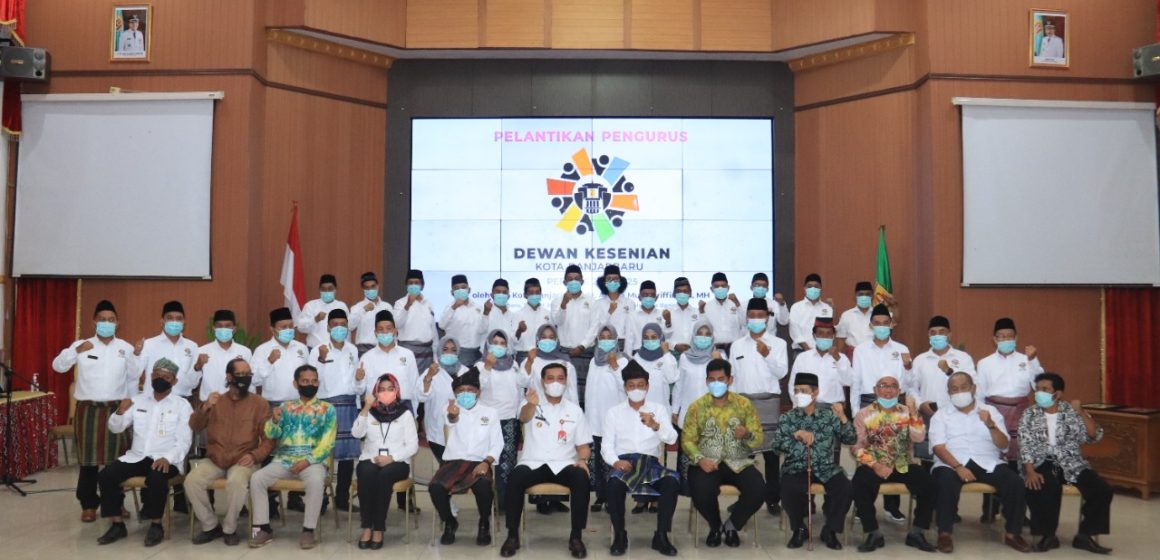 Pengurus Dewan Kesenian Kota Banjarbaru Periode 2021 – 2025 Resmi Dilantik