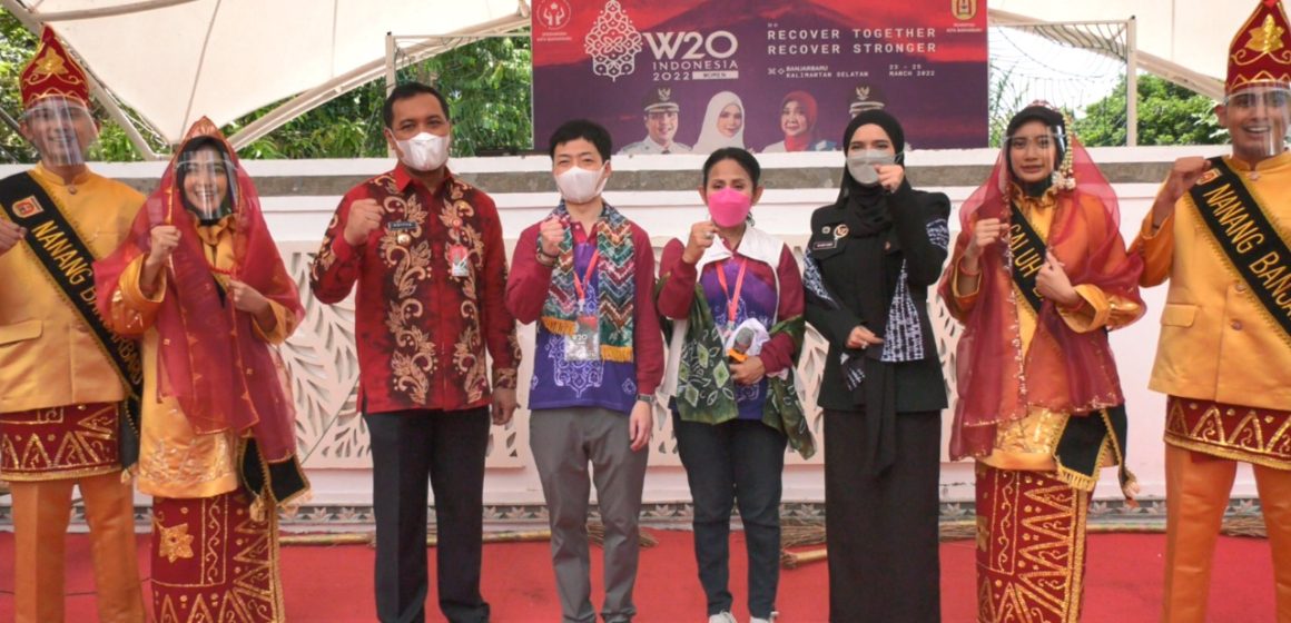 Galeri Dekranasda Banjarbaru Mendapat Apresiasi Dari Delegasi W20