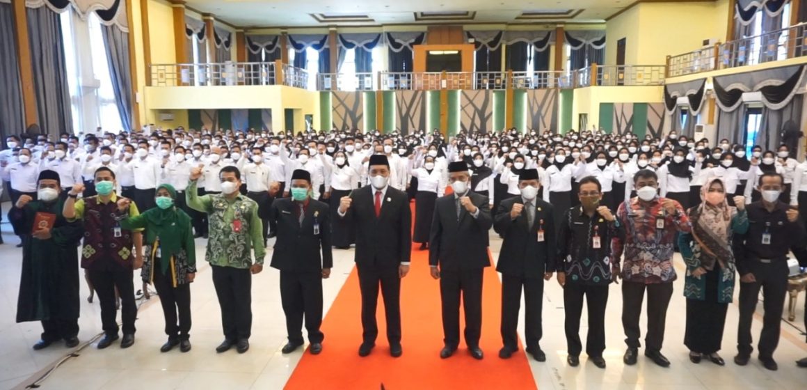 PPPK Guru Tahap 1 dan 2 Diambil Sumpah Janji Oleh Wali Kota