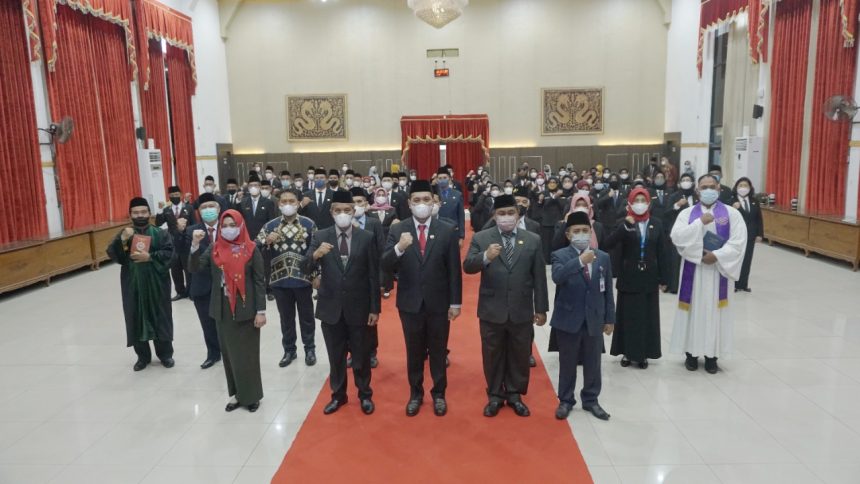 57 Kepala Sekolah Diambil Sumpah atau Janji Oleh Wali Kota