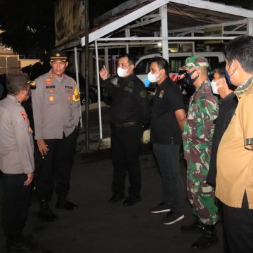 Patroli Untuk Menegakkan Ketertiban Saat Malam Hari Raya