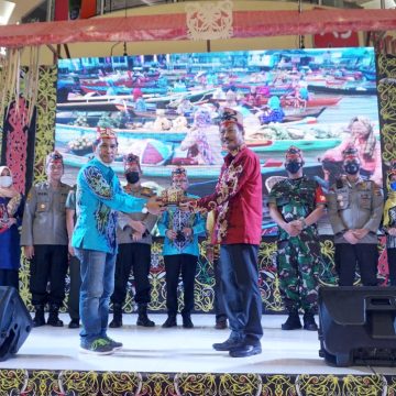 Pagelaran Seni Budaya Dayak Borneo