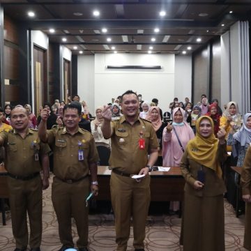 Para Pelaku IRTP Mengikuti Bimtek Pengolahan Pangan Yang Hygiene.
