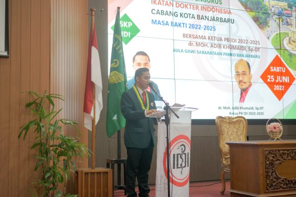 dr. Danny Indrawardhana Resmi Jabat Ketua IDI Banjarbaru