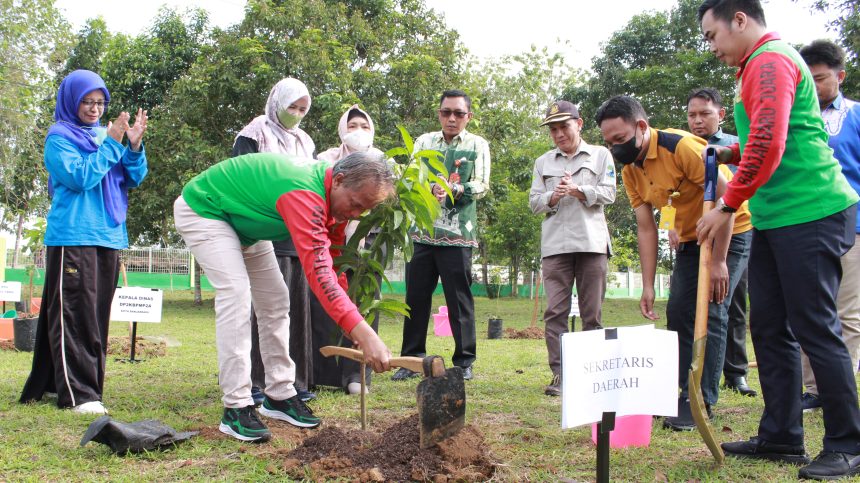 Peringati Hari Anak Nasional, Pemko Banjarbaru lakukan Kegiatan Menanam Pohon