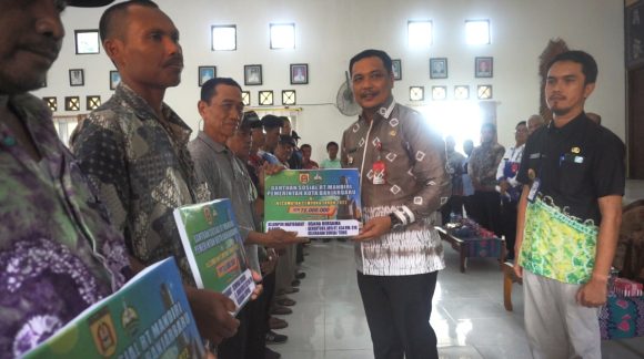 Sebanyak 12 Pokmas Yang Mendapat Bansos RT Mandiri Di Kecamatan Cempaka.