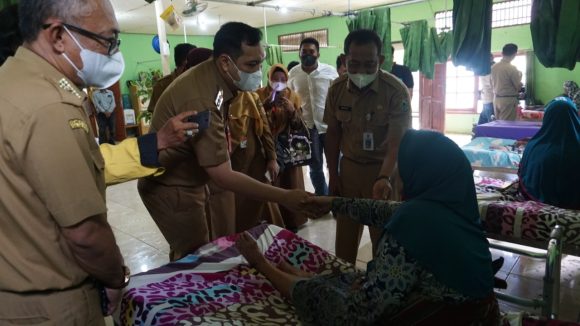 Pemerintah Kota Banjarbaru Mengunjungi Rumah Penerima Bantuan