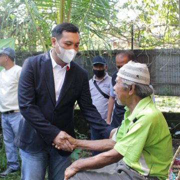 WhatsApp Image 2022-08-19 at 11.15.33 Dua Warga Lansia Kelurahan Guntung Manggis Mendapat Bantuan Bedah Rumah