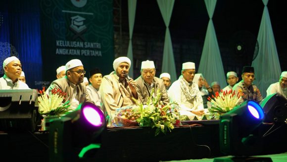 Ribuan Masyarakat Bershalawat Di Pondok Pesantren Raudhatun Nasyi’in.