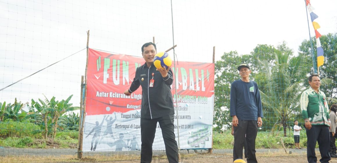 Tim Walikota lawan Tim RT/RW di Fun VolleyBall 2022