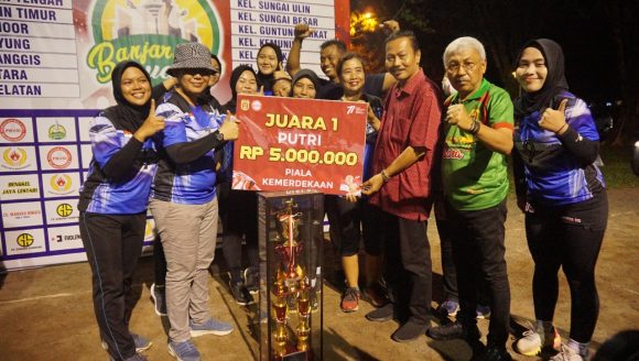 Wartono Akhiri Turnamen Bola Voli Piala Kemerdekaan Antar Kelurahan se-Kota Banjarbaru