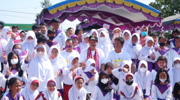 Peringatan HKGN 2022, Siswa SDN 2 Loktabat Selatan Lakukan Sikat Gigi Bersama.