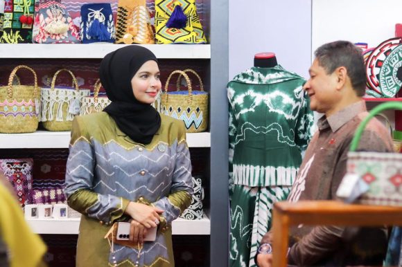 Vivi Mar’I Zubedi Hadirkan Produk Kriya Banjarbaru Di Pameran Kriyanusa 2022