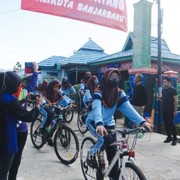 WhatsApp Image 2022-09-23 at 9.32.56 AM Ratusan Siswa SMP 5 Banjarbaru Bersepeda ke Sekolah