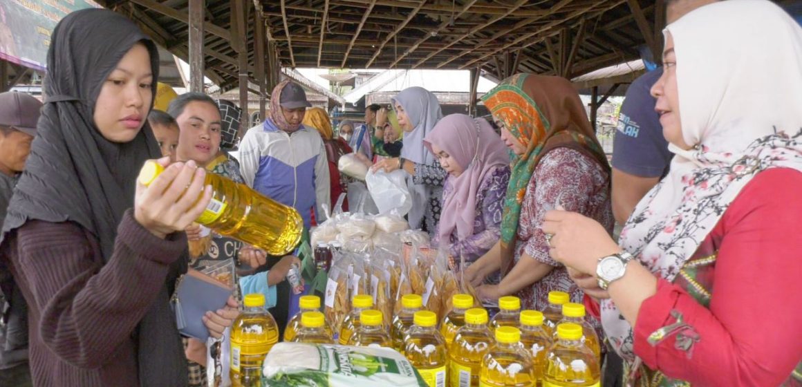 Pasar Murah Cempaka Diborong Ibu-ibu