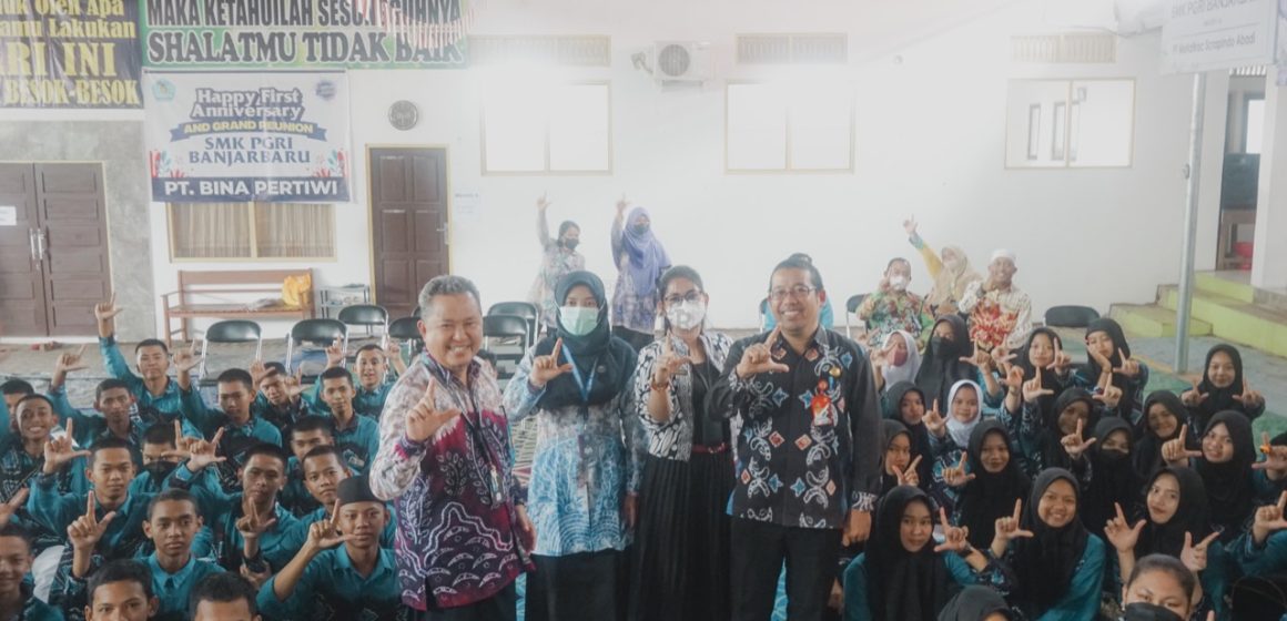 Diskominfo dan BNN Goes to SMK 2 PGRI