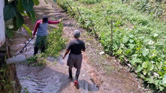 Aksi Nyata Warga Komet Cegah Banjir