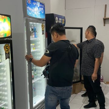 Tanggapi Laporan Warga, Wali Kota Banjarbaru Turun Langsung Sita 434 Botol Miras