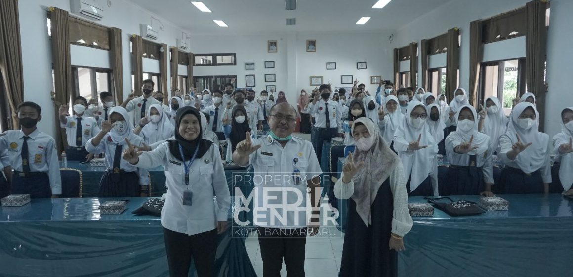 Diskominfo dan BNN Goes to SMP 1 Banjarbaru