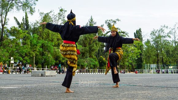 Bela Diri Kuntau Buka Acara Parade Senja