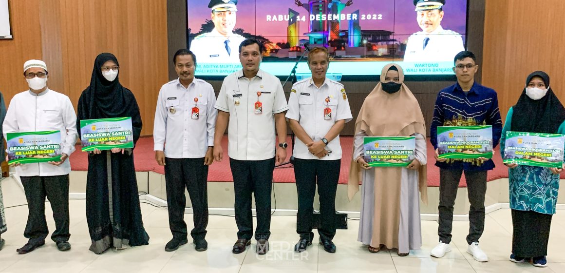 4 Warga Banjarbaru Diberangkatkan Studi ke Yaman