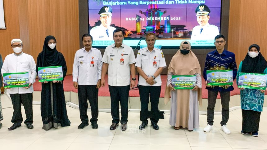 WM-4 4 Warga Banjarbaru Diberangkatkan Studi ke Yaman