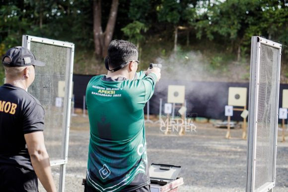 Apeksi Pertama Dengan Tantangan Menembak