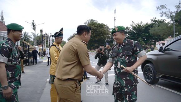 Danrem 101/Antasari Bertandang Ke Balai Kota Banjarbaru Guna Menjaga Kekuatan Wilayah.