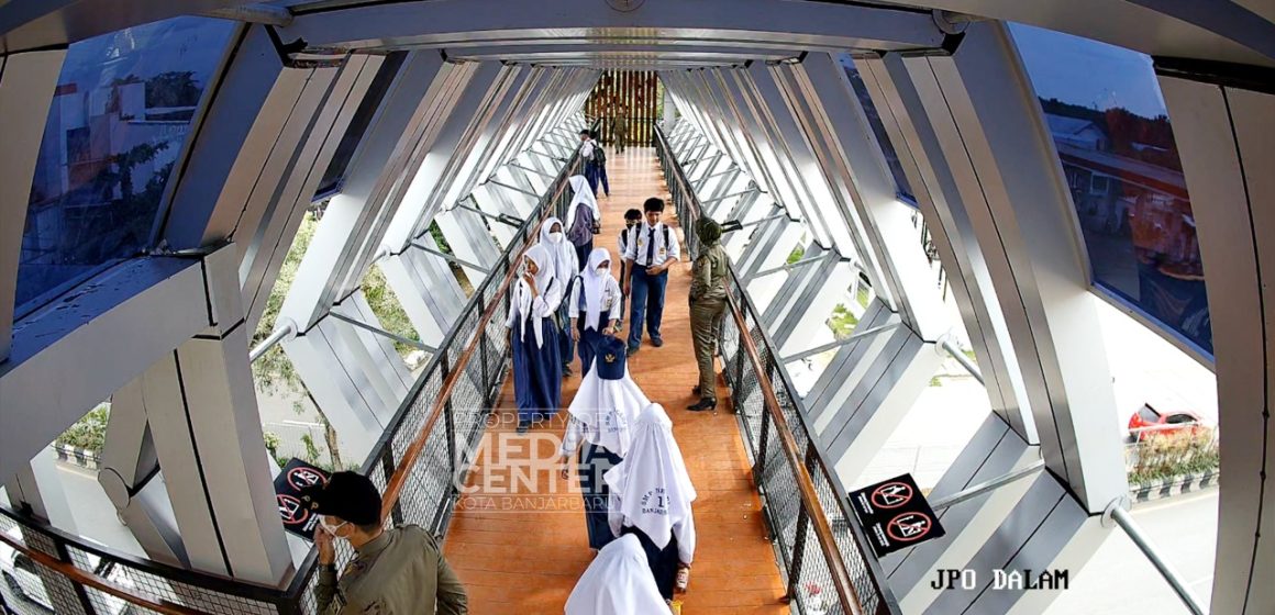 Gerak-Gerik Anda di JPO Banjarbaru 2, Terekam 24 Jam Oleh CCTV!