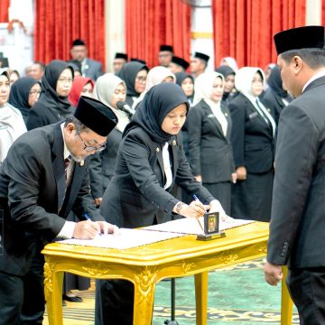 249 Pejabat Administrator, Pegawas dan Kepala Sekolah Dilantik Wali Kota Banjarbaru, Berikut Daftarnya.