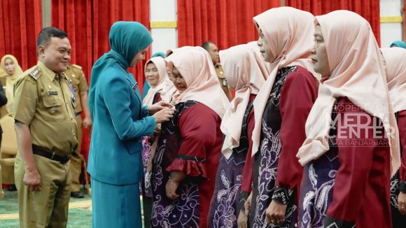 Lantik Ketua PKK Kecamatan, Vivi Berpesan Agar Memberdayakan Keluarga
