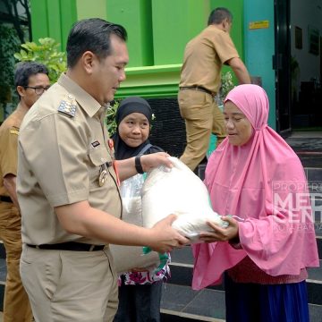 WhatsApp-Image-2023-02-14-at-10.07.10-AM-1-1 (Video) Pasar Murah Kembali Digelar Pemkot Banjarbaru Guna Tekan Angka Inflasi