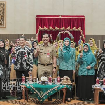 WhatsApp-Image-2023-02-14-at-17.55.40-1 (Video) Launching Sekolah Gratis Pemberdayaan Perempuan ‘Hair Salon Business School’