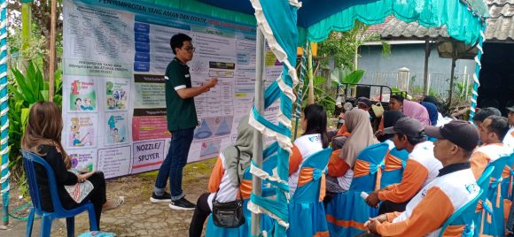 Petani Banjarbaru Dilatih Agar Penggunaan Pestisida Aman