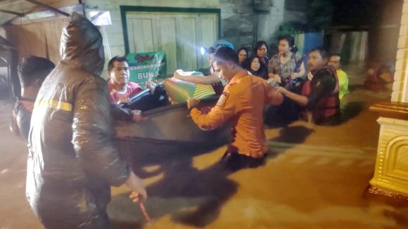 Pemkot Banjarbaru Gerak Cepat Buka Dapur Umum dan Layanan Kesehatan Bagi Terdampak Banjir