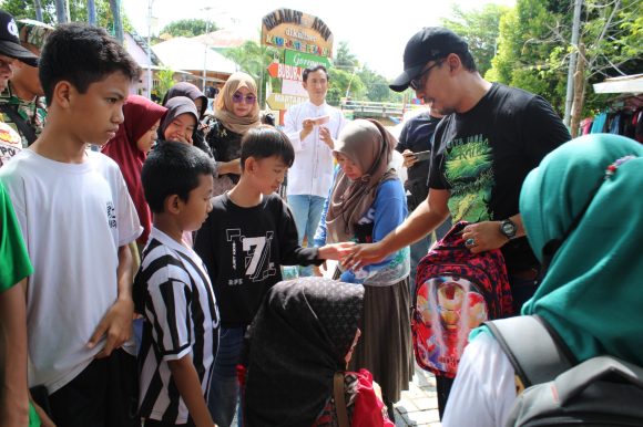Percepat Pemulihan Banjir, Pelajar Banjarbaru Dapat Peralatan Belajar