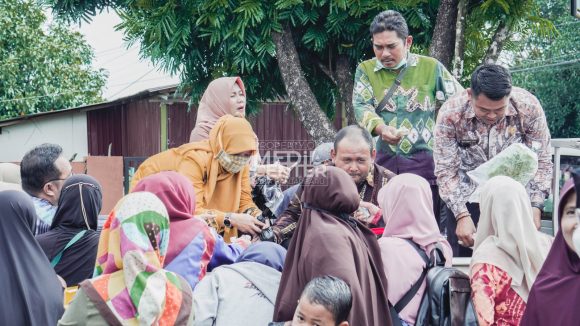 Warga Sungai Ulin Gembira Ada Pasar Murah