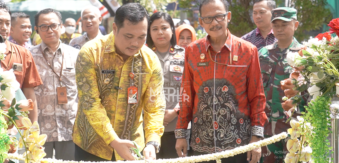 Wali Kota Banjarbaru Membuka Saraba UMKM