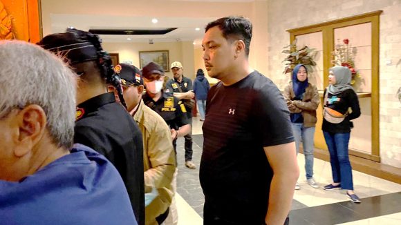 Aditya Tutup Dua Hotel Yang Sudah Kedaluwarsa!