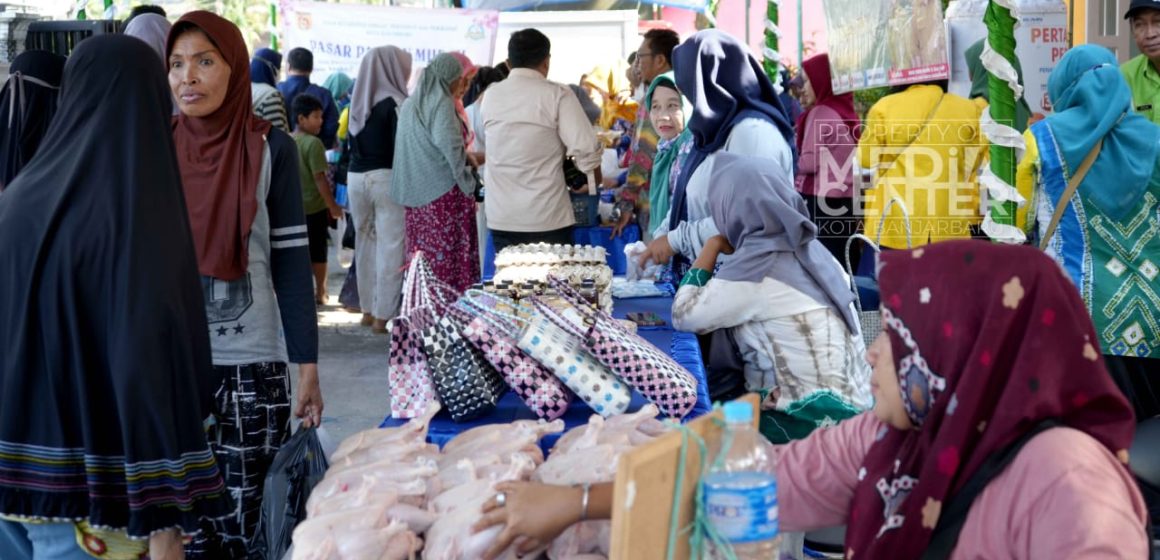 Pasar Murah di Kelurahan Syamsudin Noor diserbu warga