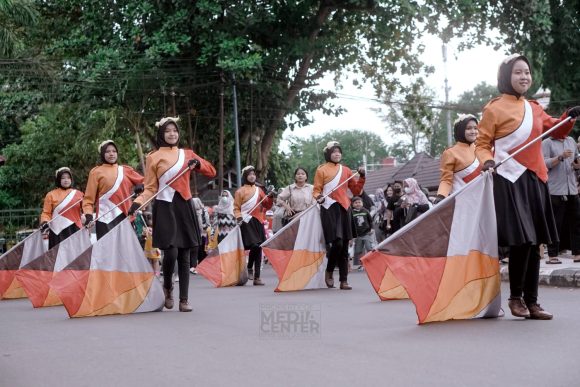 Parade Senja: Mengasah Bakat Siswa Sekolah Melalui Kesenian