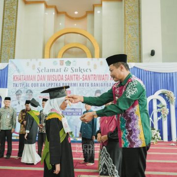 WhatsApp Image 2023-06-22 at 3.03.35 PM Ratusan Wisudawan Padati Masjid Agung Al Munawwarah