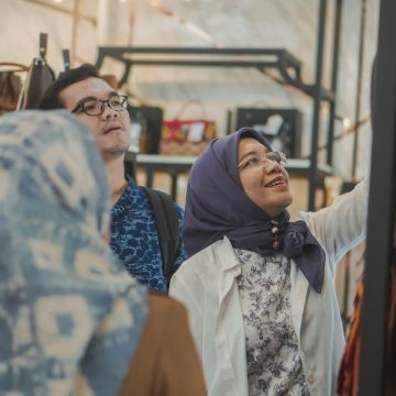 Kemenparekraf RI Arahkan Kain Sasirangan Banjarbaru Gunakan Warna Alam